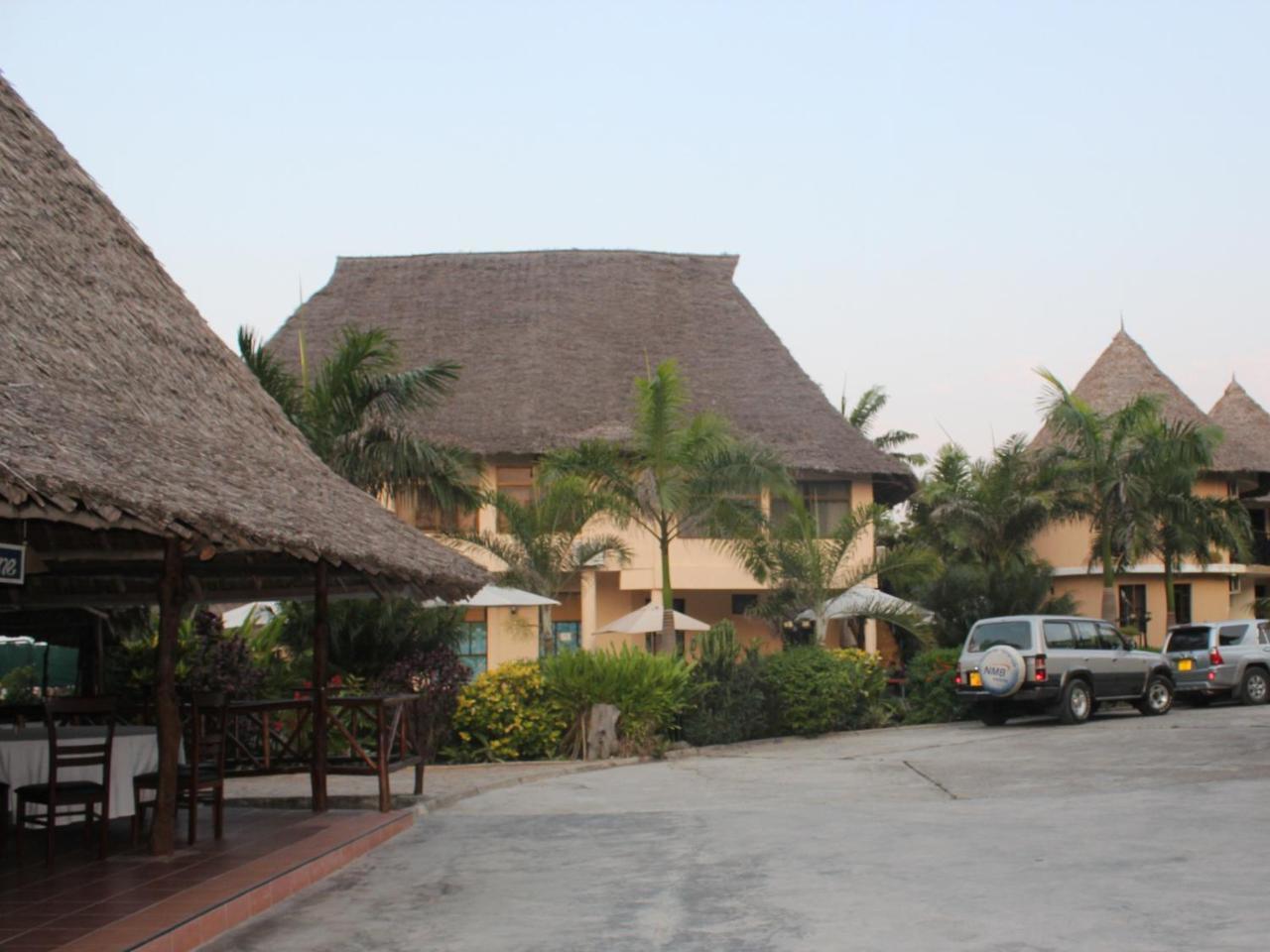 Millennium Sea Breeze Resort Bagamoyo Exteriör bild